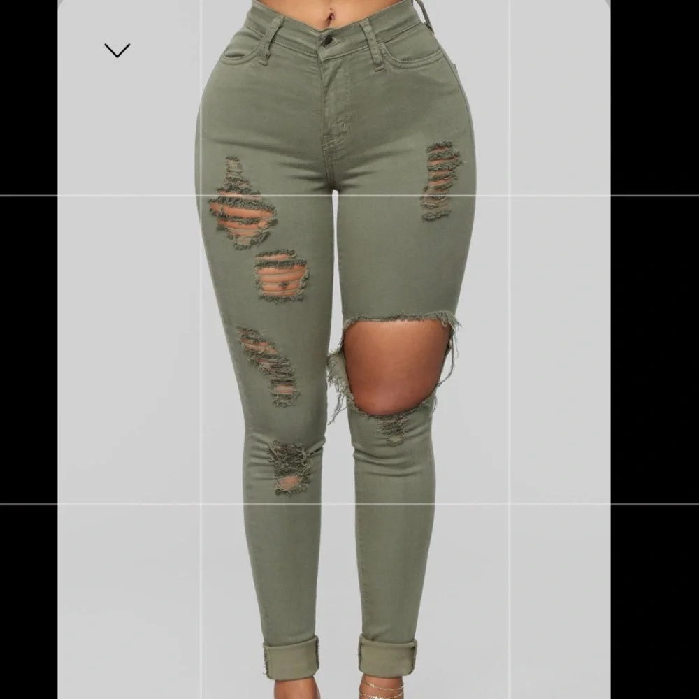 Fashion nova ripped jeans - Picture 3 of 4